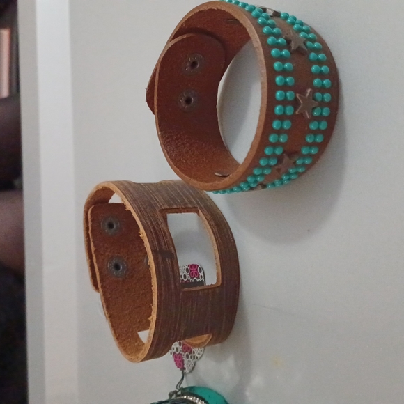 Lot of 4 bracelets cuffs, snap bracelets - Picture 3 of 3